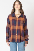 Load image into Gallery viewer, PLUM PLAID TEXTURED SHIRT
