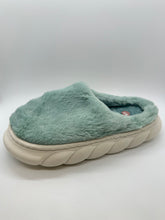 Load image into Gallery viewer, SLIPPERS