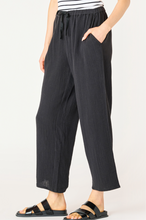 Load image into Gallery viewer, BLACK PULL ON TEXTURED PANT