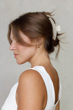 Load image into Gallery viewer, RECTANGULAR PEARL CLIP