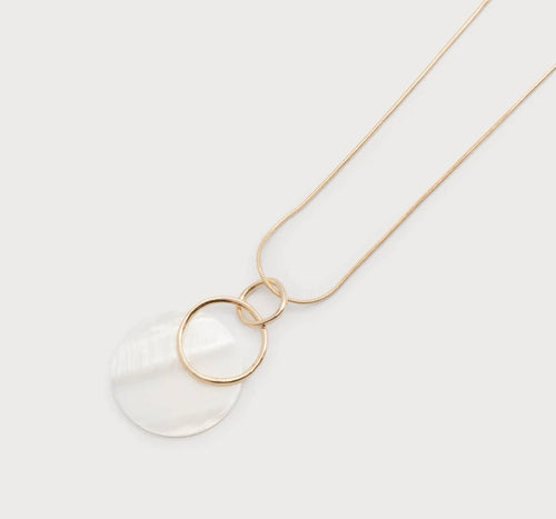 SHELL PENDANT NECKLACE w/ RINGS