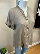Load image into Gallery viewer, SINGLE BUTTON LINEN TOP