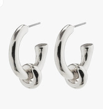 Load image into Gallery viewer, HOPEFUL CHUNKY HUGGIE HOOPS