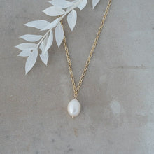 Load image into Gallery viewer, VEDA WHITE PEARL NECKLACE