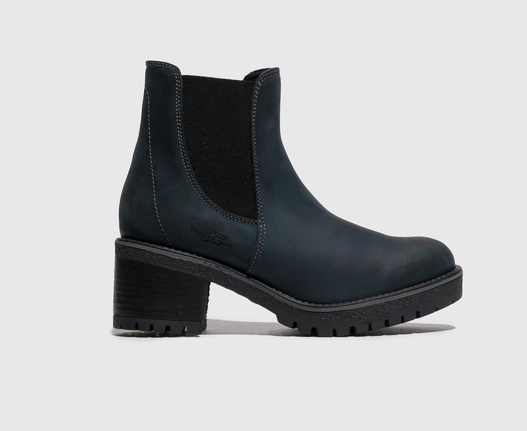 NAVY CHUNKY HEEL BOOT