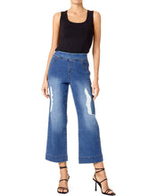 Load image into Gallery viewer, HUE RIPPED CROPPED FLARE DENIM