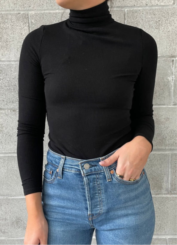 RIB KNIT TURTLENECK